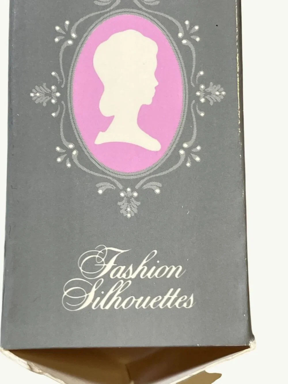 Avon 1942 American Fashion Thimble Handpainted Porcelain Collectible With Box